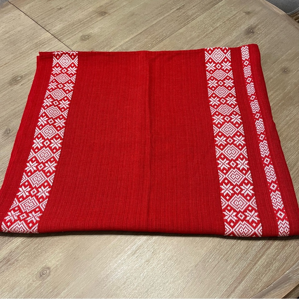 Red and White Patterned Scandinavian/Swedish style tablecloth Rectangular - Picture 4 of 5